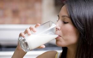 Menu dietetyczne obejmuje mleko o niskiej zawartości tłuszczu